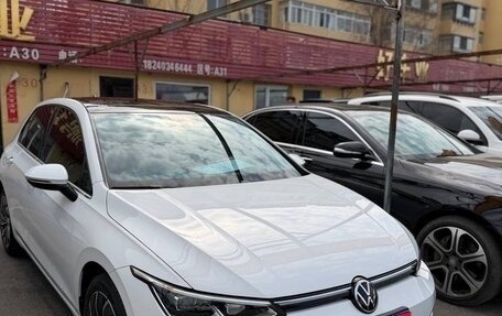 Volkswagen Golf VIII, 2022 год, 1 670 000 рублей, 2 фотография