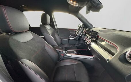 Mercedes-Benz GLB, 2022 год, 2 550 000 рублей, 11 фотография