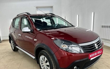 Renault Sandero I, 2014 год, 857 000 рублей, 3 фотография