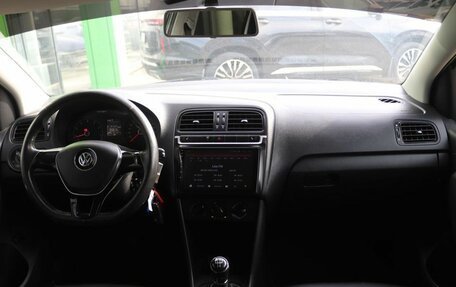 Volkswagen Polo VI (EU Market), 2018 год, 750 000 рублей, 16 фотография