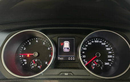 Volkswagen Tiguan II, 2021 год, 2 630 000 рублей, 8 фотография