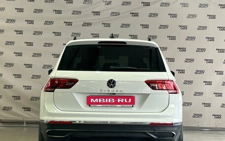 Volkswagen Tiguan II, 2021 год, 2 630 000 рублей, 5 фотография