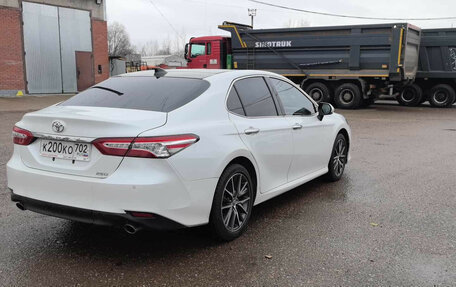 Toyota Camry, 2022 год, 3 496 000 рублей, 2 фотография