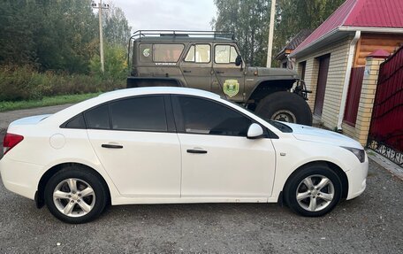 Chevrolet Cruze II, 2012 год, 700 000 рублей, 3 фотография