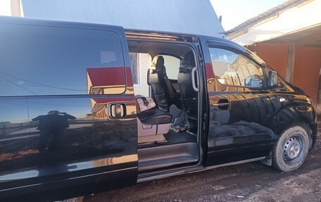 Hyundai H-1 II рестайлинг, 2019 год, 3 250 000 рублей, 8 фотография