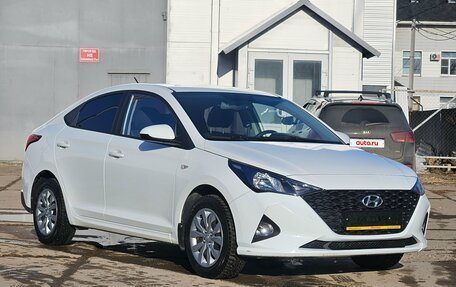 Hyundai Solaris II рестайлинг, 2021 год, 1 699 000 рублей, 3 фотография