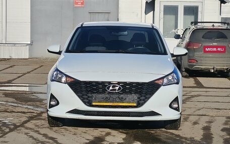 Hyundai Solaris II рестайлинг, 2021 год, 1 699 000 рублей, 2 фотография