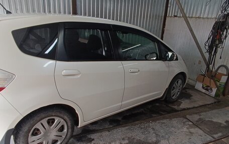 Honda Fit III, 2010 год, 710 000 рублей, 4 фотография