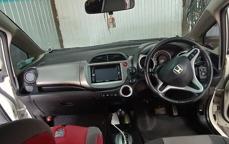 Honda Fit III, 2010 год, 710 000 рублей, 6 фотография