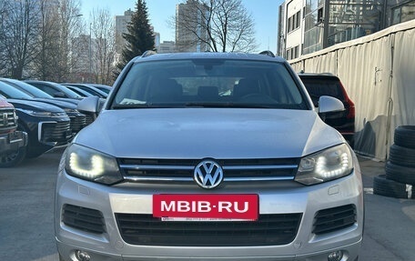 Volkswagen Touareg III, 2011 год, 1 849 000 рублей, 2 фотография