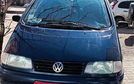 Volkswagen Sharan I рестайлинг, 1999 год, 500 000 рублей, 1 фотография