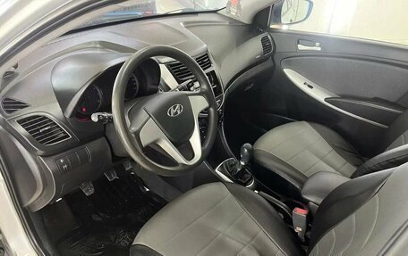 Hyundai Solaris II рестайлинг, 2012 год, 697 000 рублей, 9 фотография