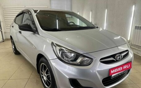 Hyundai Solaris II рестайлинг, 2012 год, 697 000 рублей, 2 фотография