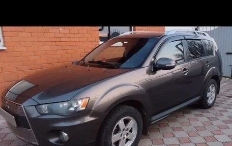 Mitsubishi Outlander III рестайлинг 3, 2010 год, 1 700 000 рублей, 3 фотография