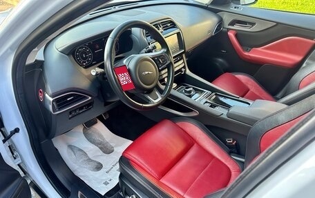 Jaguar F-Pace, 2019 год, 4 200 000 рублей, 10 фотография