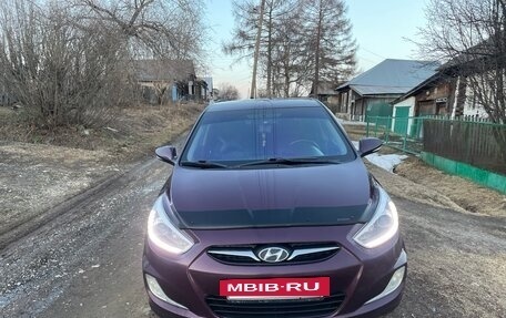 Hyundai Solaris II рестайлинг, 2013 год, 800 000 рублей, 2 фотография