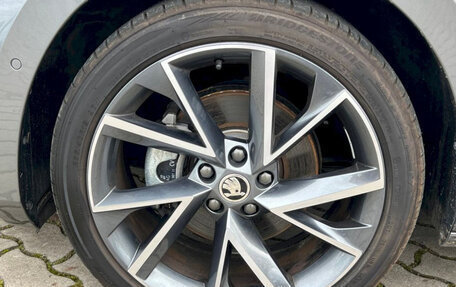 Skoda Superb III рестайлинг, 2023 год, 2 442 681 рублей, 21 фотография