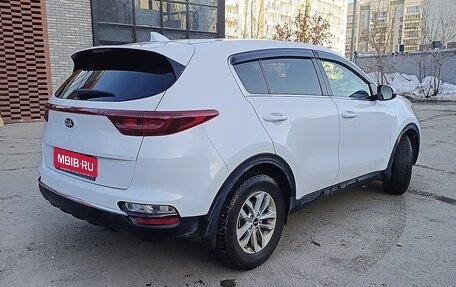 KIA Sportage IV рестайлинг, 2020 год, 1 900 000 рублей, 3 фотография