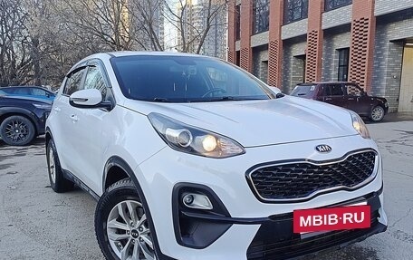 KIA Sportage IV рестайлинг, 2020 год, 1 900 000 рублей, 2 фотография