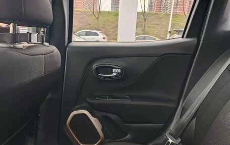 Jeep Renegade I рестайлинг, 2017 год, 1 170 000 рублей, 11 фотография