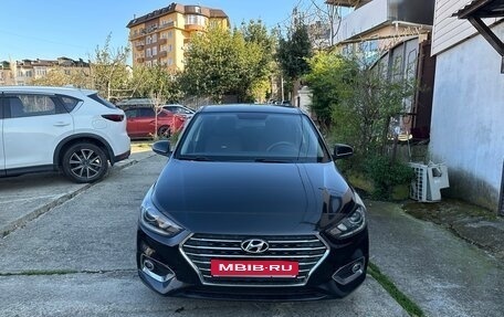 Hyundai Solaris II рестайлинг, 2017 год, 1 350 000 рублей, 1 фотография