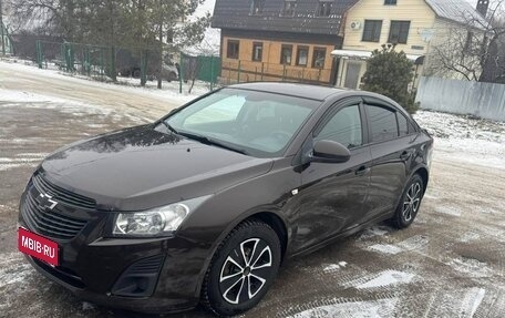 Chevrolet Cruze II, 2013 год, 800 000 рублей, 1 фотография