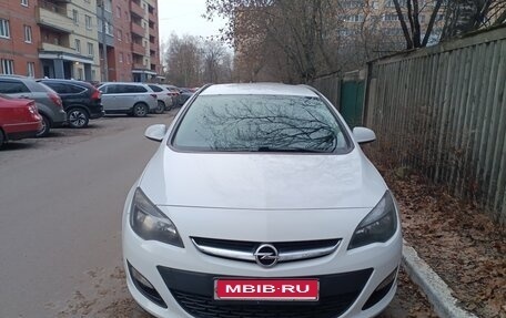 Opel Astra J, 2013 год, 930 000 рублей, 1 фотография