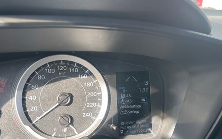 Toyota Corolla, 2022 год, 2 300 000 рублей, 8 фотография