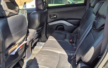 Mitsubishi Outlander III рестайлинг 3, 2011 год, 1 450 000 рублей, 19 фотография