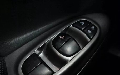 Nissan Juke II, 2012 год, 950 000 рублей, 17 фотография