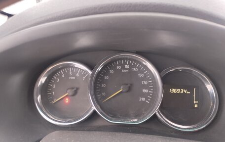 Renault Logan II, 2019 год, 545 000 рублей, 6 фотография