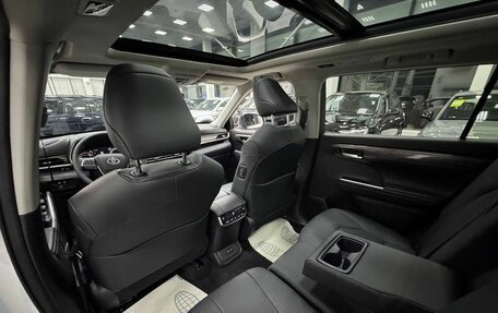 Toyota Highlander, 2026 год, 5 900 000 рублей, 9 фотография