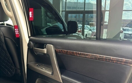 Toyota Land Cruiser 200, 2011 год, 3 100 000 рублей, 26 фотография