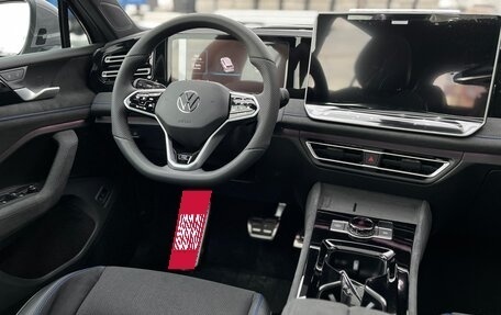 Volkswagen Tiguan, 2024 год, 6 070 000 рублей, 18 фотография