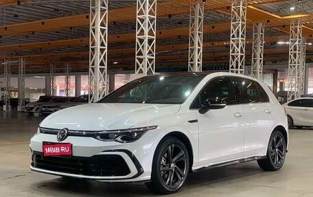 Volkswagen Golf VIII, 2023 год, 2 080 505 рублей, 1 фотография
