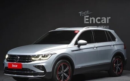 Volkswagen Tiguan II, 2022 год, 3 170 000 рублей, 1 фотография