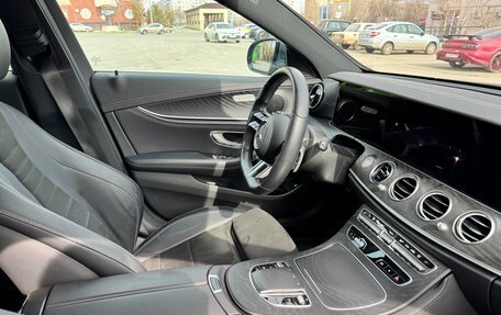 Mercedes-Benz E-Класс, 2022 год, 6 100 000 рублей, 1 фотография