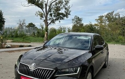 Skoda Superb III рестайлинг, 2018 год, 2 350 000 рублей, 1 фотография