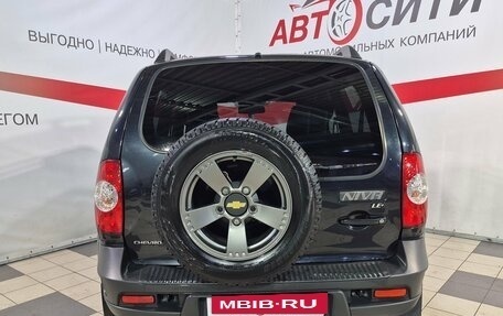 Chevrolet Niva I рестайлинг, 2017 год, 810 000 рублей, 6 фотография