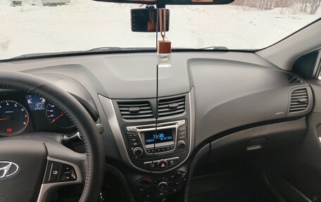 Hyundai Solaris II рестайлинг, 2015 год, 1 060 000 рублей, 9 фотография