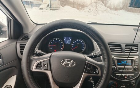 Hyundai Solaris II рестайлинг, 2015 год, 1 060 000 рублей, 10 фотография