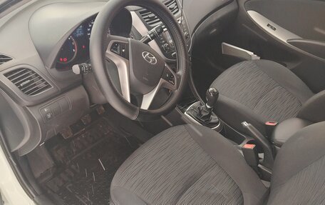 Hyundai Solaris II рестайлинг, 2015 год, 1 060 000 рублей, 11 фотография