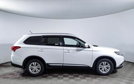 Mitsubishi Outlander III рестайлинг 3, 2016 год, 1 750 000 рублей, 5 фотография
