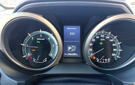 Toyota Land Cruiser Prado 150 рестайлинг 2, 2010 год, 2 400 000 рублей, 10 фотография