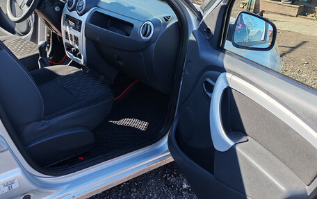 Renault Sandero I, 2013 год, 650 000 рублей, 2 фотография