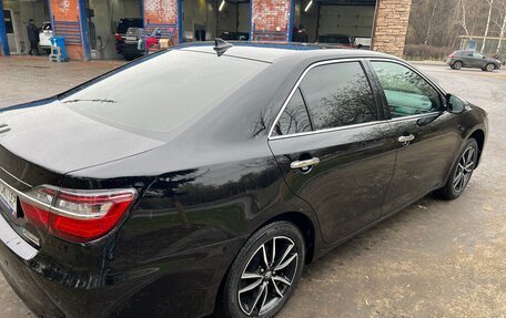 Toyota Camry, 2017 год, 2 600 000 рублей, 4 фотография