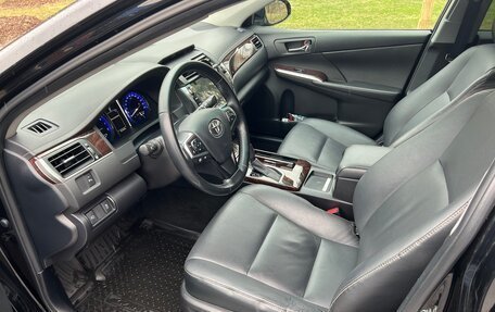 Toyota Camry, 2017 год, 2 600 000 рублей, 6 фотография