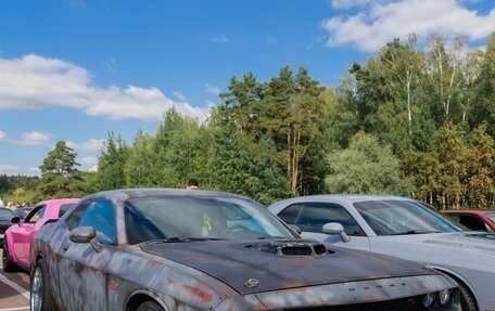 Dodge Challenger III рестайлинг 2, 2017 год, 4 500 000 рублей, 2 фотография