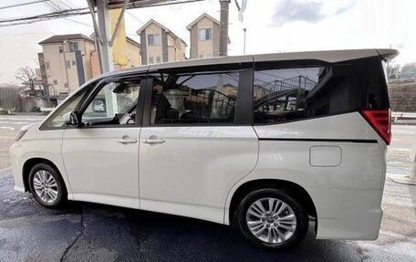 Toyota Noah, 2025 год, 2 680 000 рублей, 5 фотография