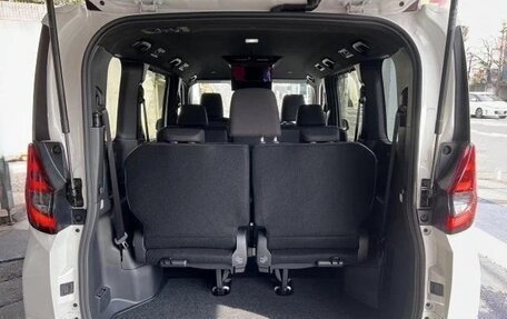 Toyota Noah, 2025 год, 2 680 000 рублей, 17 фотография